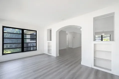 1040 Long Island Avenue Fort Lauderdale FL 33312