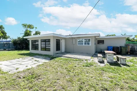 1040 Long Island Avenue Fort Lauderdale FL 33312