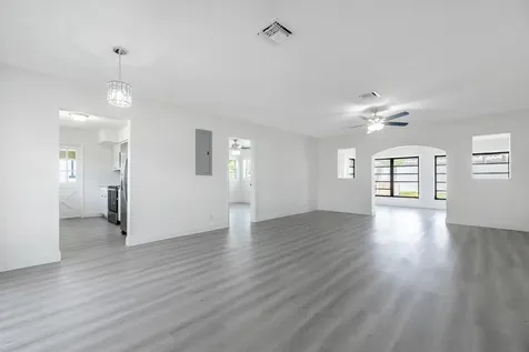1040 Long Island Avenue Fort Lauderdale FL 33312