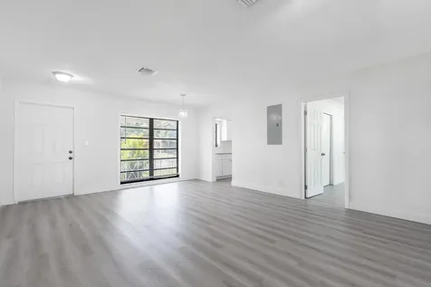 1040 Long Island Avenue Fort Lauderdale FL 33312