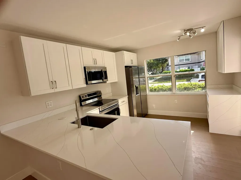 19 Amherst Court Royal Palm Beach FL 33411
