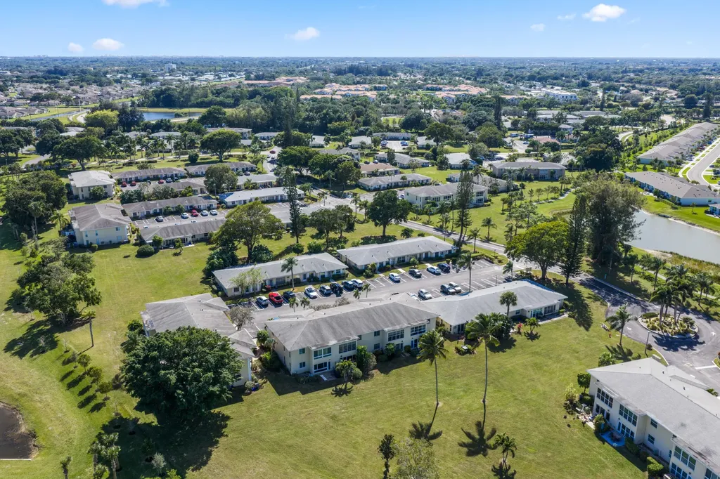13757 Flora Place Delray Beach FL 33484