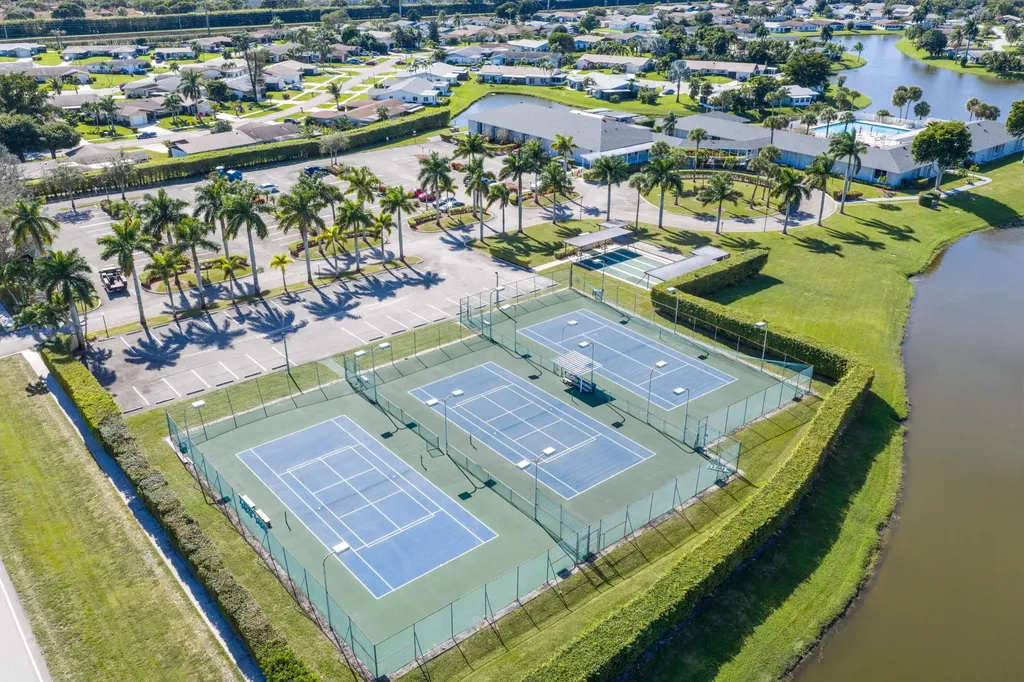13757 Flora Place Delray Beach FL 33484