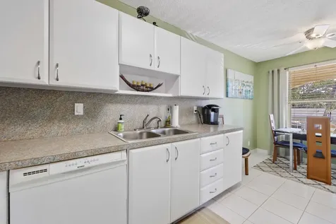 13757 Flora Place Delray Beach FL 33484