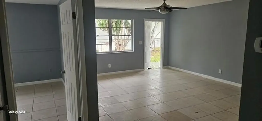 3425 Grace Avenue Palm Springs FL 33461