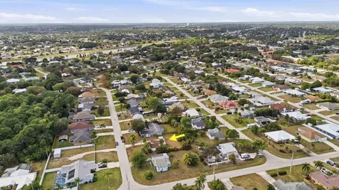 511 SW Comet Terrace Port St Lucie FL 34953
