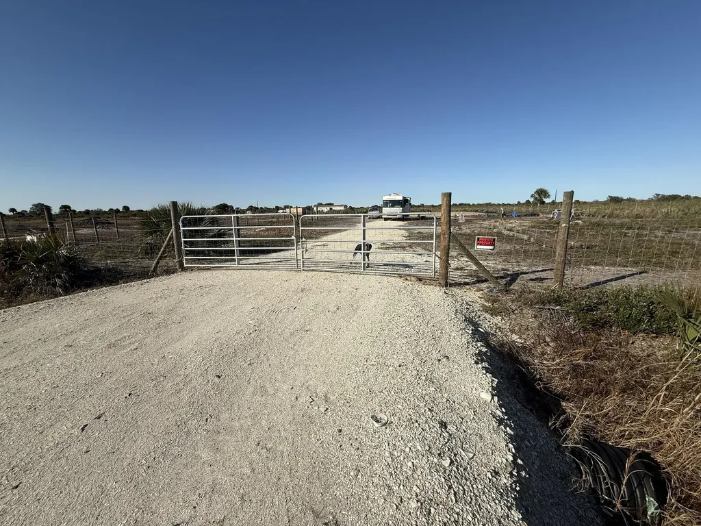 21377 NW 276th Street Okeechobee FL 34972