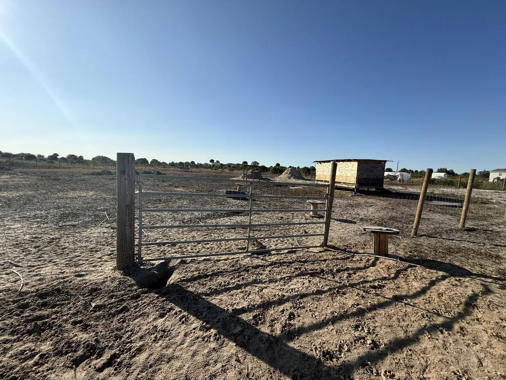 21377 NW 276th Street Okeechobee FL 34972