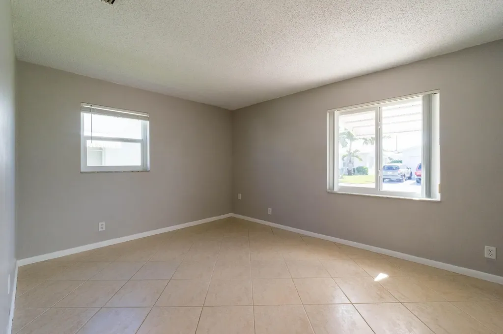2391 SW 13th Terrace Boynton Beach FL 33426