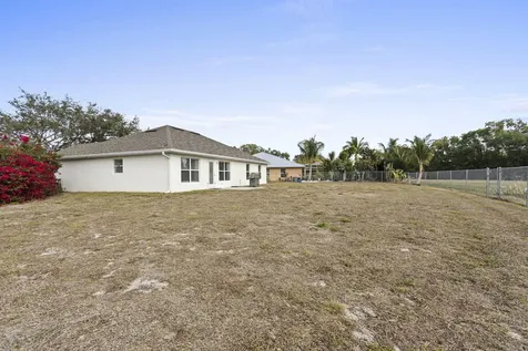 6942 NW Hershy Circle Port St Lucie FL 34983