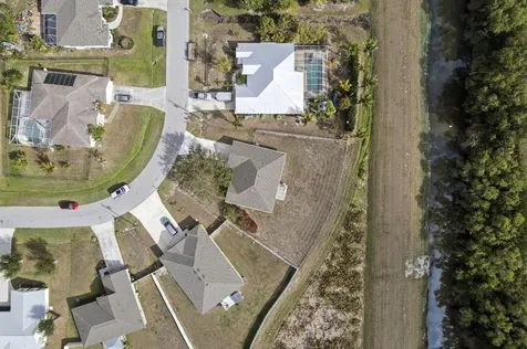 6942 NW Hershy Circle Port St Lucie FL 34983