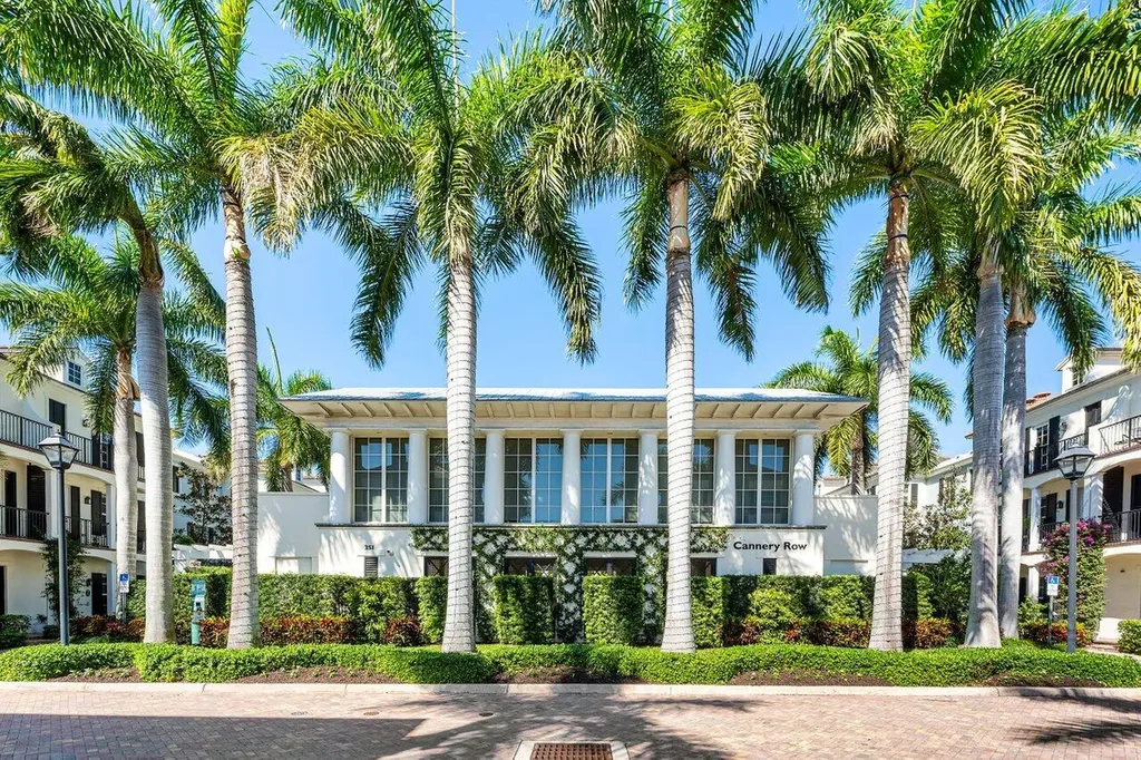 373 E Cannery Row Circle Delray Beach FL 33444