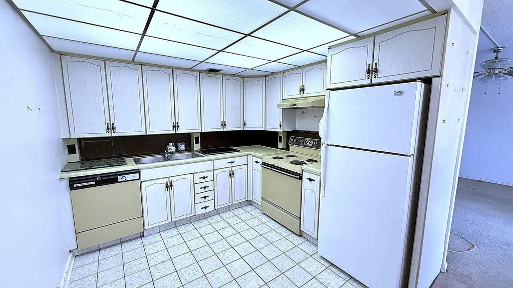 3082 Oakridge U Deerfield Beach FL 33442