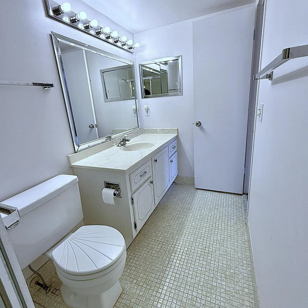3082 Oakridge U Deerfield Beach FL 33442