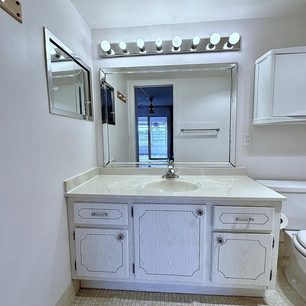 3082 Oakridge U Deerfield Beach FL 33442