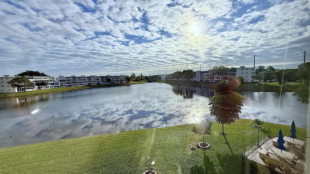 3082 Oakridge U Deerfield Beach FL 33442