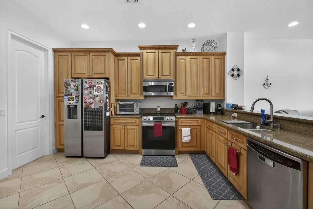 4511 Artesa Way S Palm Beach Gardens FL 33418