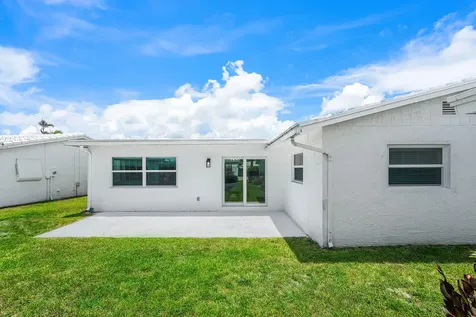 2015 SW 18th Drive Boynton Beach FL 33426