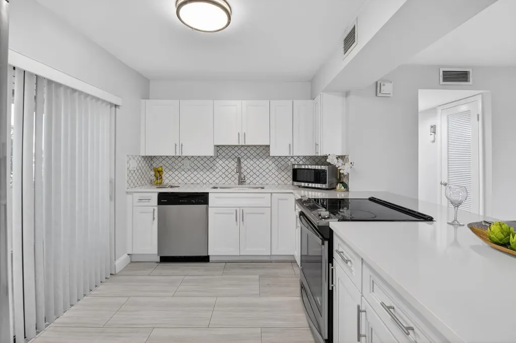 450 Piedmont J Delray Beach FL 33484