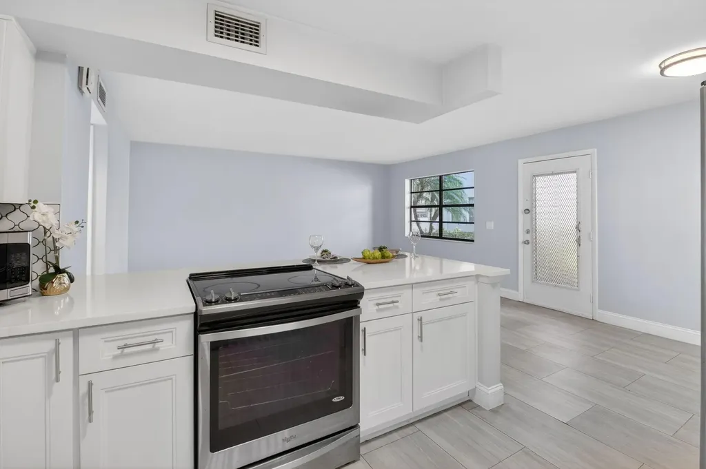450 Piedmont J Delray Beach FL 33484