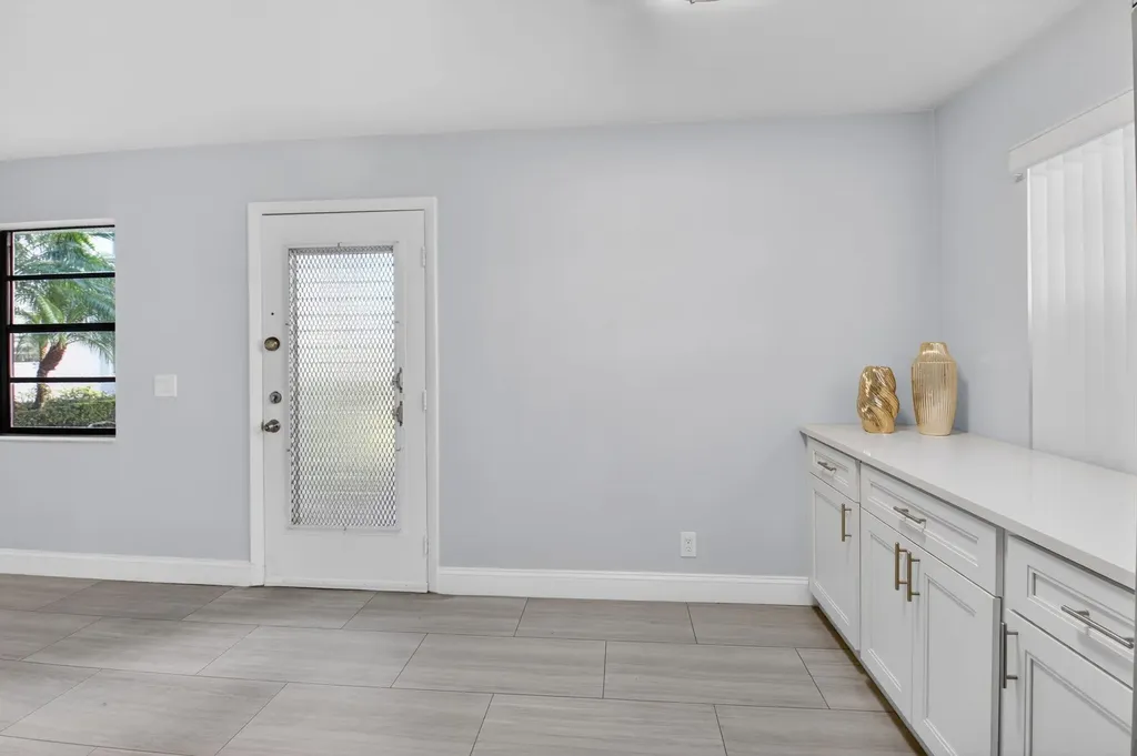 450 Piedmont J Delray Beach FL 33484