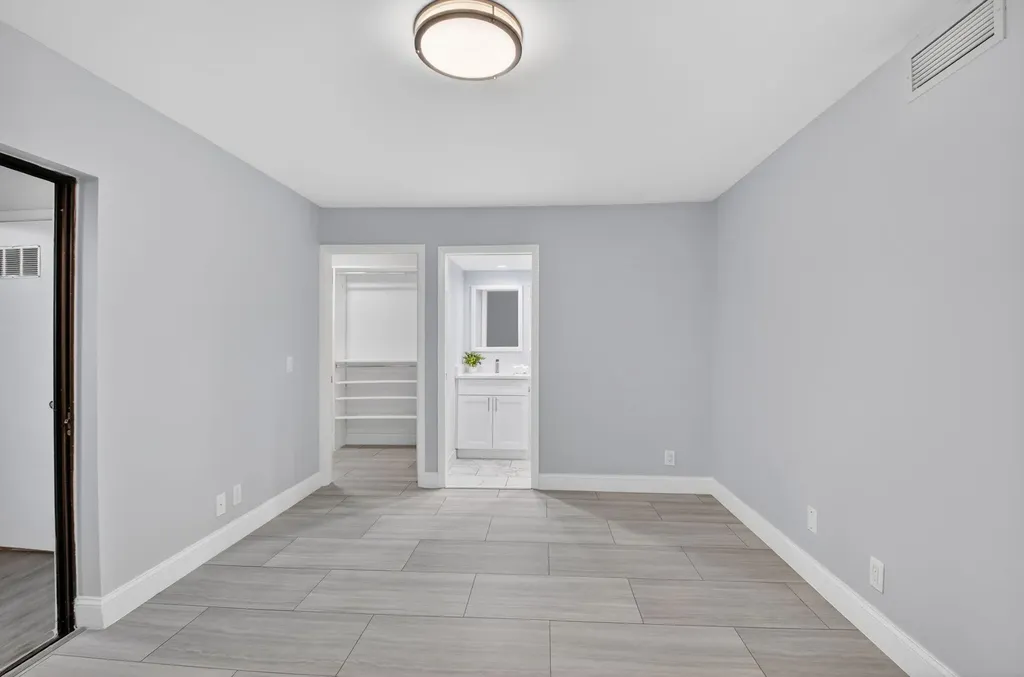 450 Piedmont J Delray Beach FL 33484