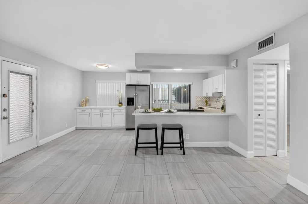 450 Piedmont J Delray Beach FL 33484