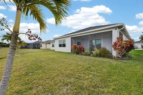 607 SE Mulberry Way Port St Lucie FL 34984