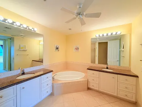 29 Harbour Isle Drive W Hutchinson Island FL 34949