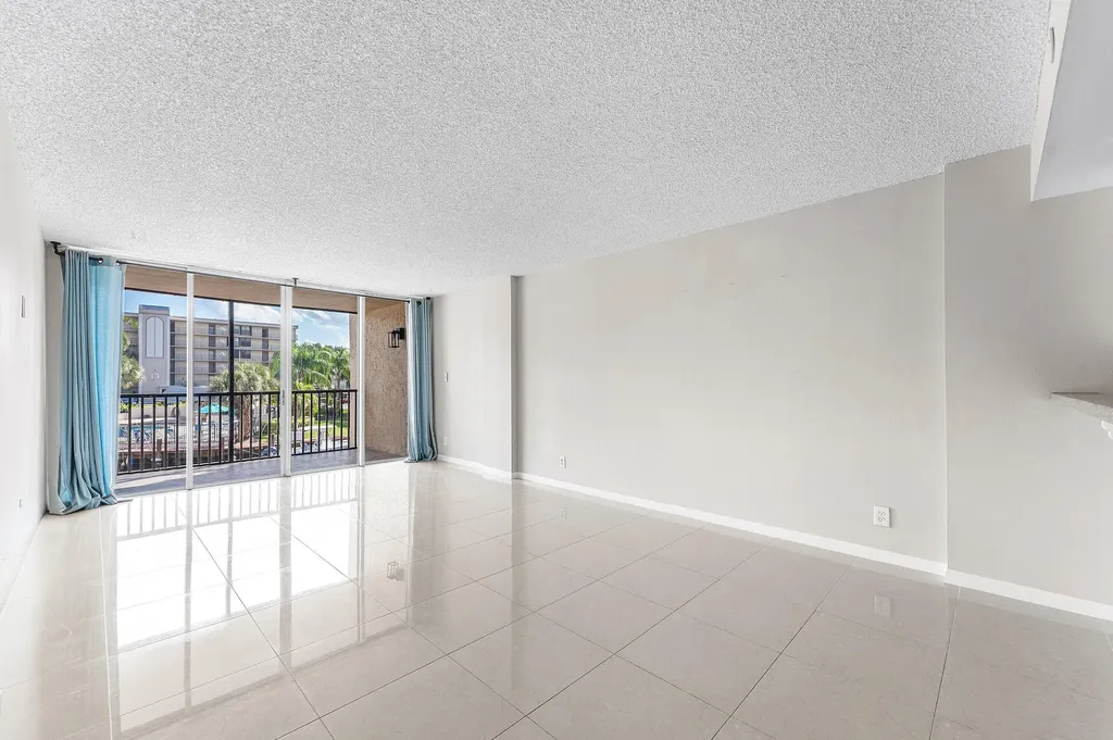 10 Royal Palm Way Boca Raton FL 33432