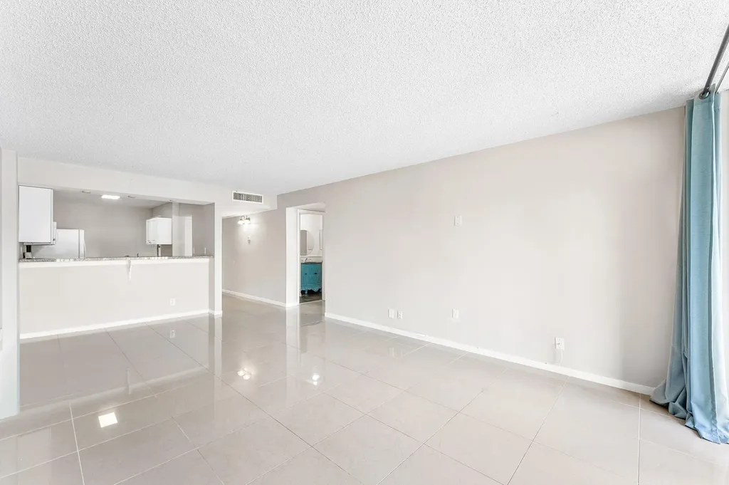 10 Royal Palm Way Boca Raton FL 33432