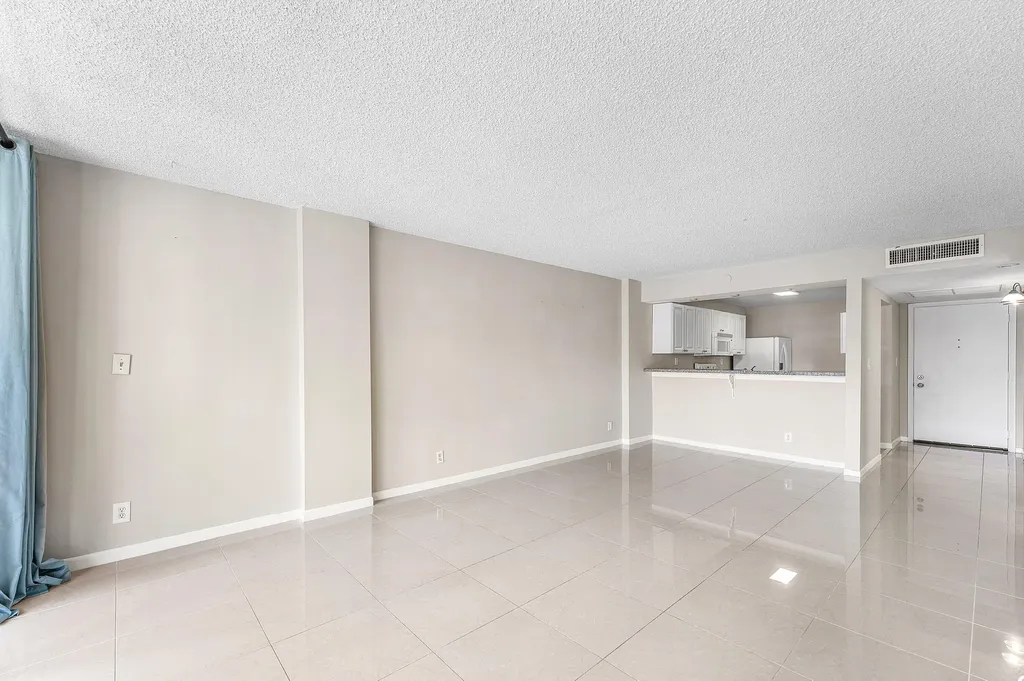 10 Royal Palm Way Boca Raton FL 33432