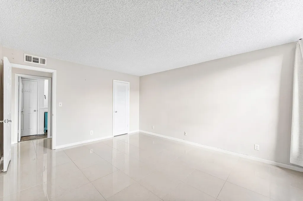 10 Royal Palm Way Boca Raton FL 33432