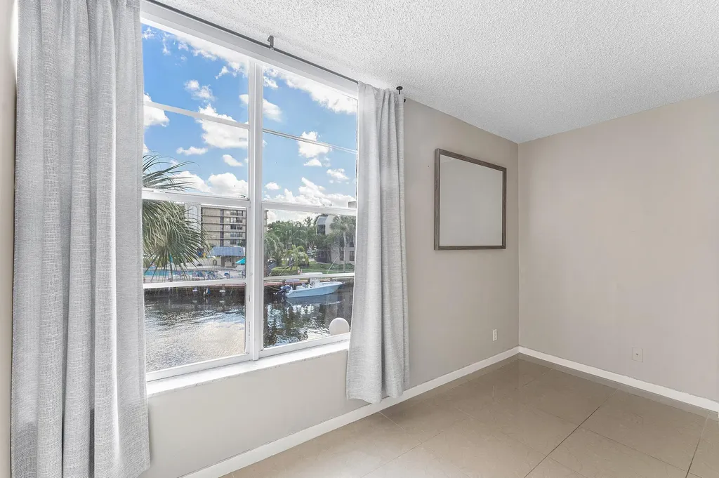 10 Royal Palm Way Boca Raton FL 33432