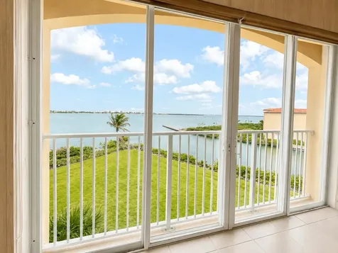 4 Harbour Isle Drive E Fort Pierce FL 34949