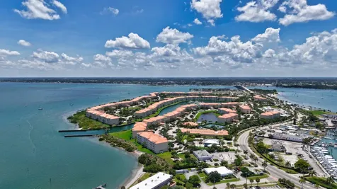 4 Harbour Isle Drive E Fort Pierce FL 34949