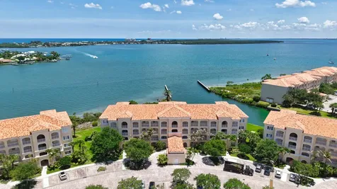 4 Harbour Isle Drive E Fort Pierce FL 34949