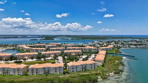 4 Harbour Isle Drive E Fort Pierce FL 34949