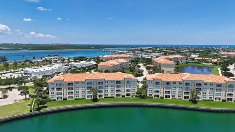 4 Harbour Isle Drive E Fort Pierce FL 34949