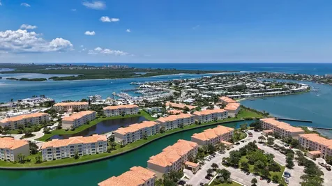 4 Harbour Isle Drive E Fort Pierce FL 34949