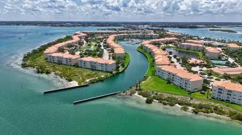 4 Harbour Isle Drive E Fort Pierce FL 34949
