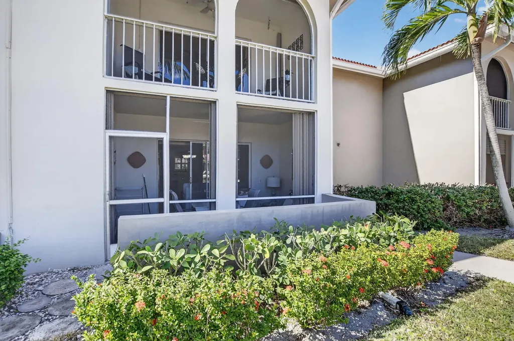 250 NE 20th Street Boca Raton FL 33431
