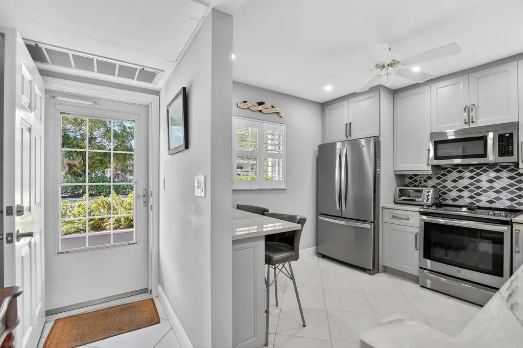 250 NE 20th Street Boca Raton FL 33431