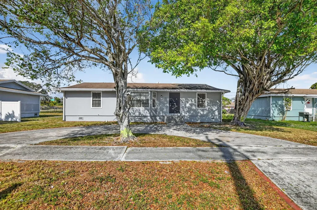 539 NW 8th Avenue Boynton Beach FL 33435