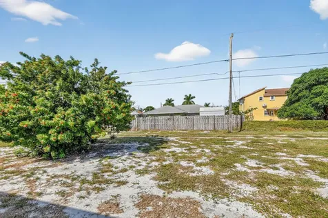 539 NW 8th Avenue Boynton Beach FL 33435