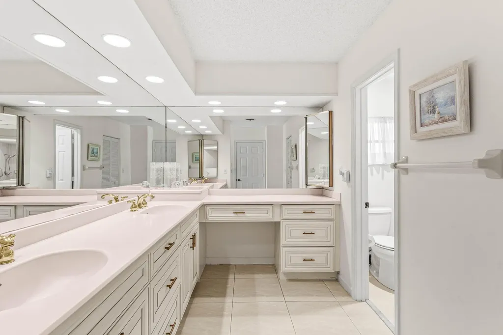 6426 Casabella Lane Boca Raton FL 33433