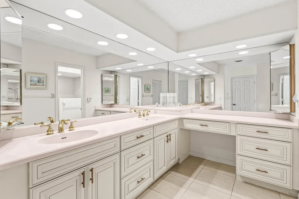 6426 Casabella Lane Boca Raton FL 33433