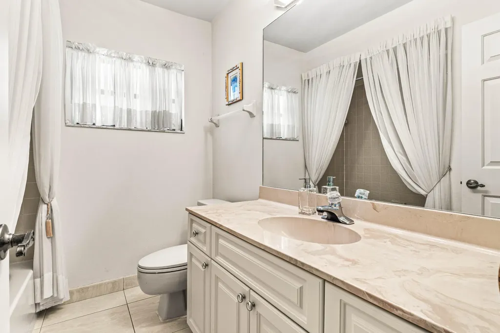 6426 Casabella Lane Boca Raton FL 33433