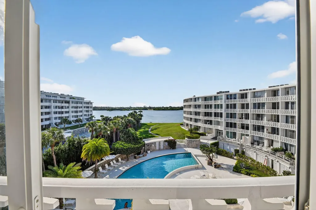 2760 S Ocean Boulevard Palm Beach FL 33480
