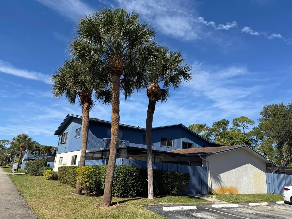 4612 Holly Lake Drive Lake Worth FL 33463
